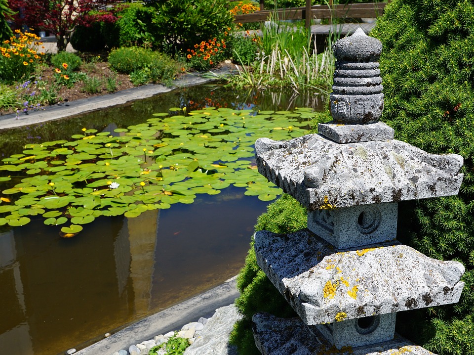 Trending Ideas for a Modern Asian Water Feature